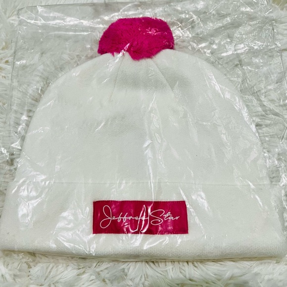 Jeffree Star Beanie Toque Pom Pom Winter Hat Pink Logo in Ivory Winter Cap - NEW - Picture 5 of 6